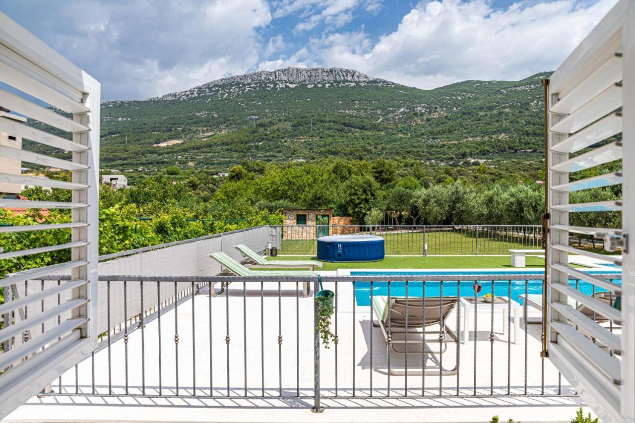 Home Away From Home With Outdoor Pool, Botanical Garden And A Beautiful Sea View Kaštela Extérieur photo