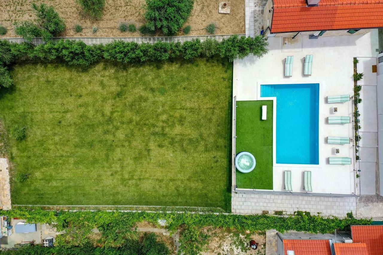 Home Away From Home With Outdoor Pool, Botanical Garden And A Beautiful Sea View Kaštela Extérieur photo