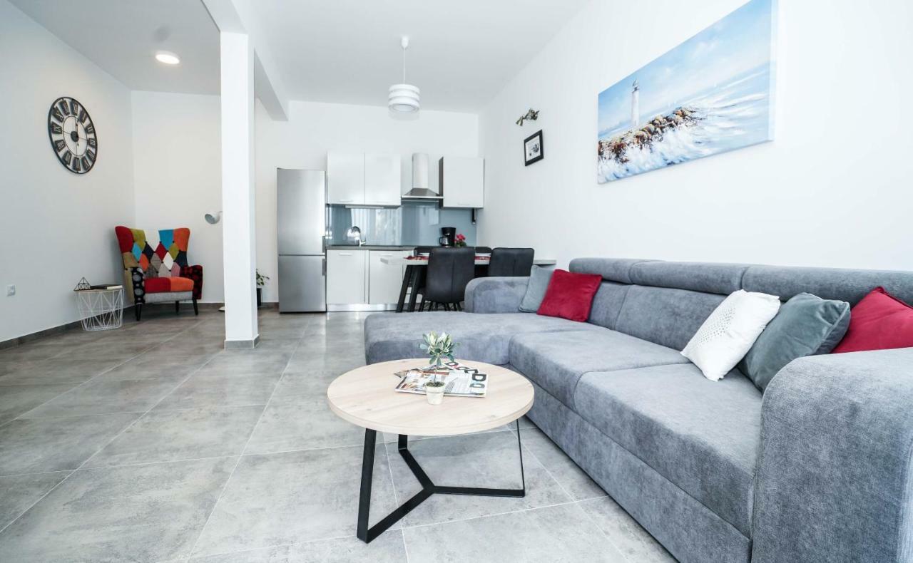 Home Away From Home With Outdoor Pool, Botanical Garden And A Beautiful Sea View Kaštela Extérieur photo